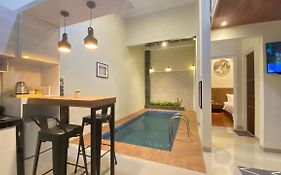 Nadika Homes Private Pool
